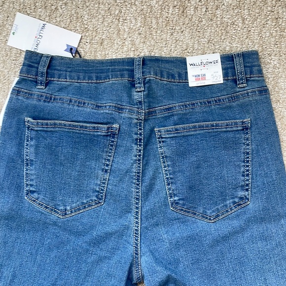 🌟 High Rise Stretch Mom Jeans - Ankle Cut - Size 5 (27)- NWT - Picture 3 of 4